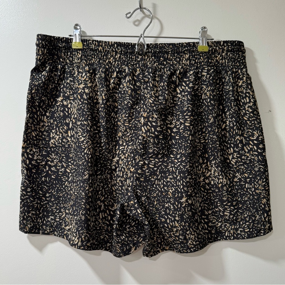 Old Navy Black and Tan Active Shorts